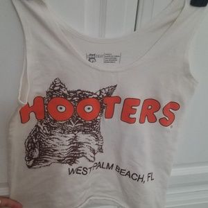 Hooters top